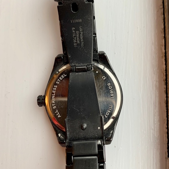 Black and rose gold FOSSIL watch - Picture 2 of 2